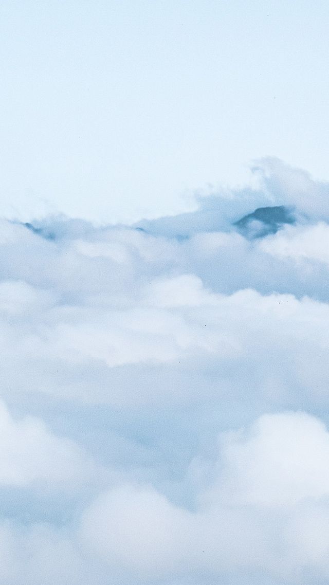 Smile Makeover Dentist Reveals Why Old Crowns Look Too Wide or Short (And How Cosmetic Dentistry Fixes It)