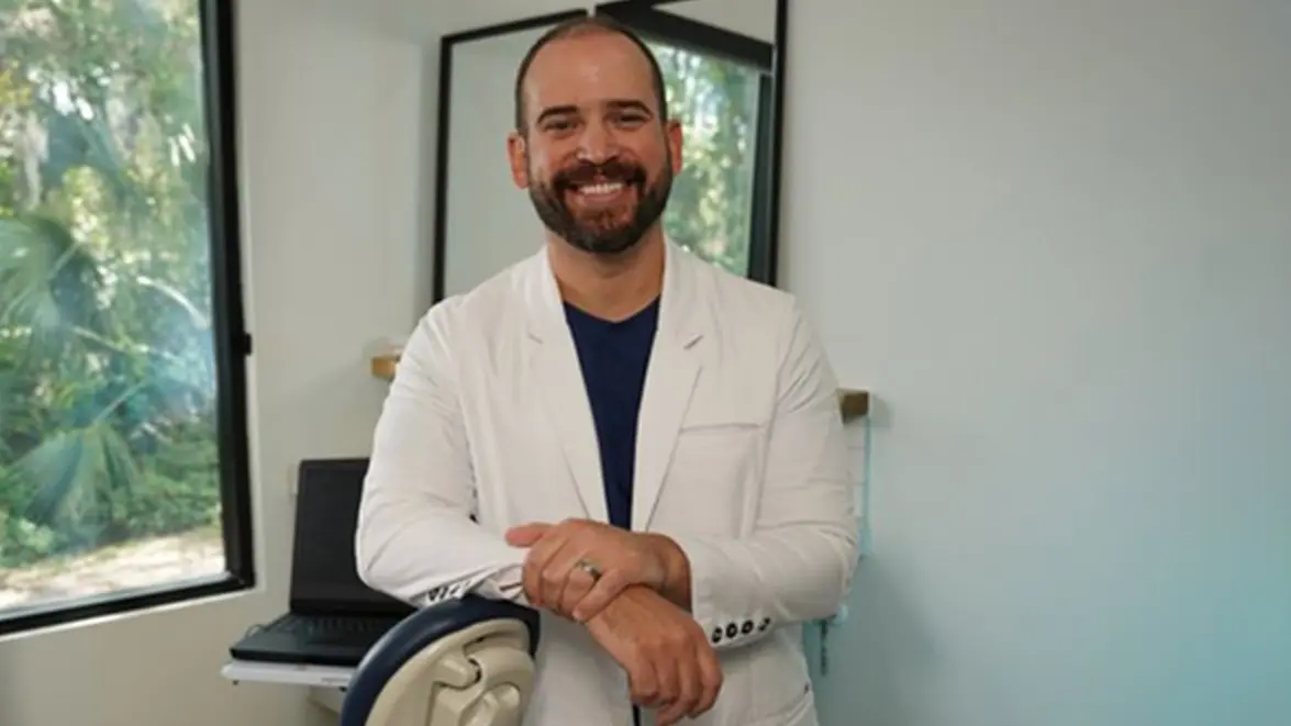 Porcelain vs. Composite Veneers